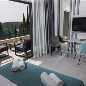 Luxury 5-Bedroom Villa with Sea-Views and Infinity Pool near Dubrovnik – Sleeps 10